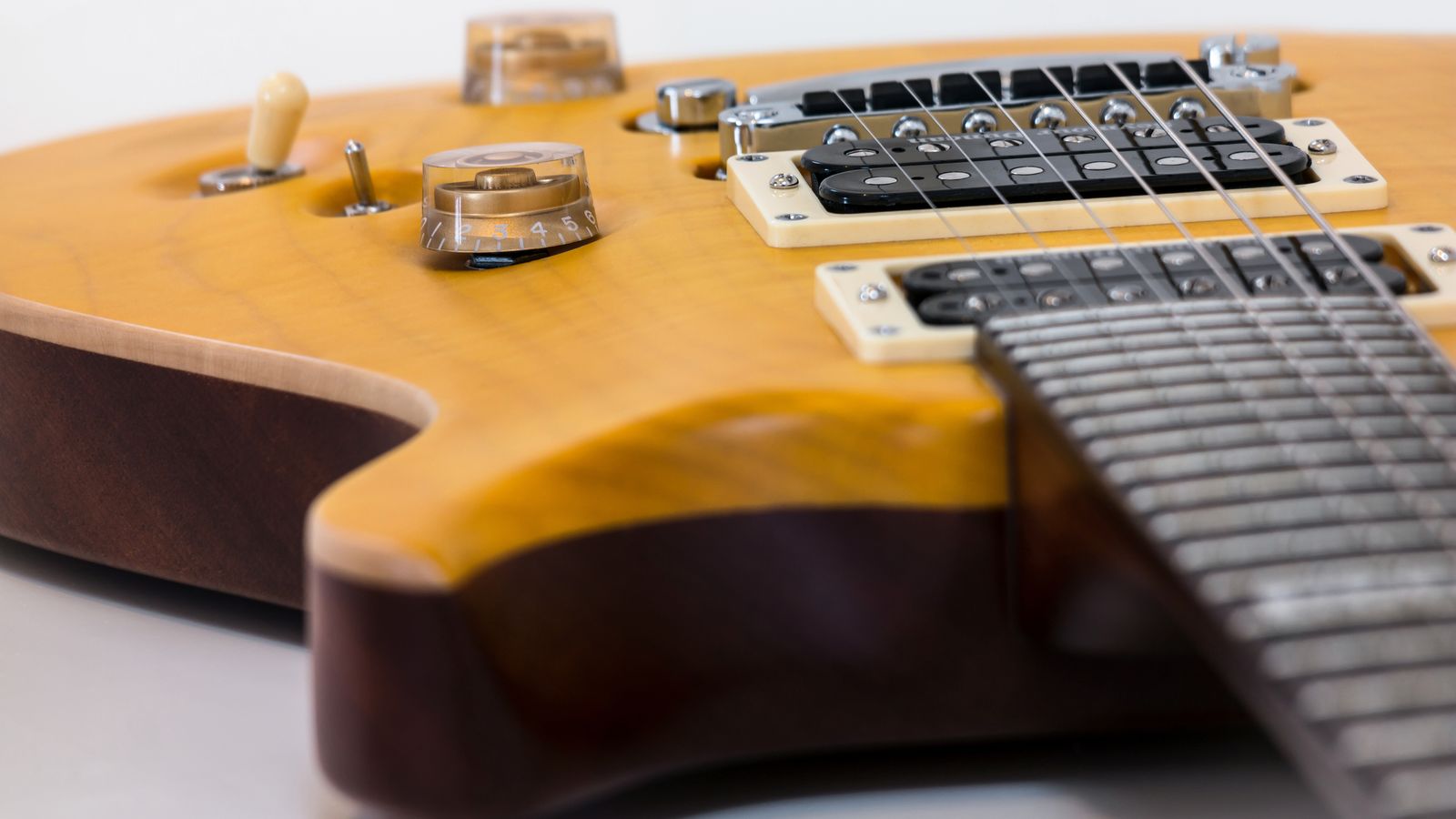Guitarra en un concierto en directo: Nuevos conciertos a la venta en Sevilla (semana del 9 de septiembre)