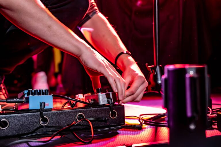 Pedalera de efectos de guitarra en directo: Conciertos en Sevilla esta semana (del 12 al 18 de octubre de 2026)