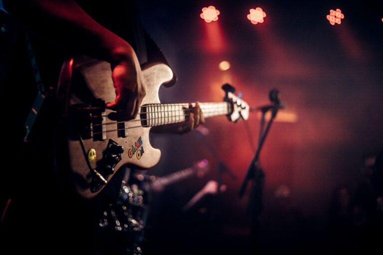 Guitarra en un concierto en directo: Conciertos en Sevilla esta semana (del 26 de octubre al 1 de noviembre de 2026)