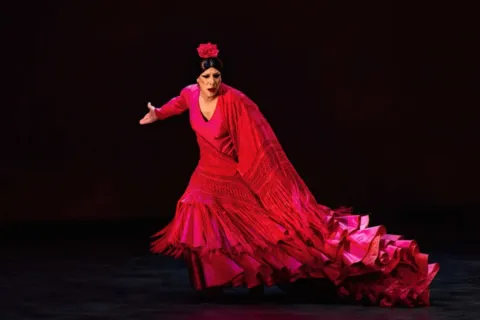 Manuel Liñán - Bailaor@ (Bienal de Flamenco)