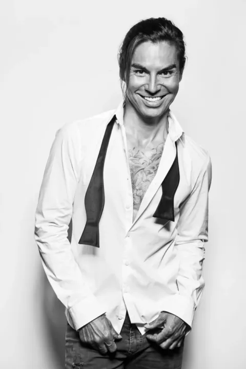 Julio Iglesias Experience (Julio Iglesias Jr)